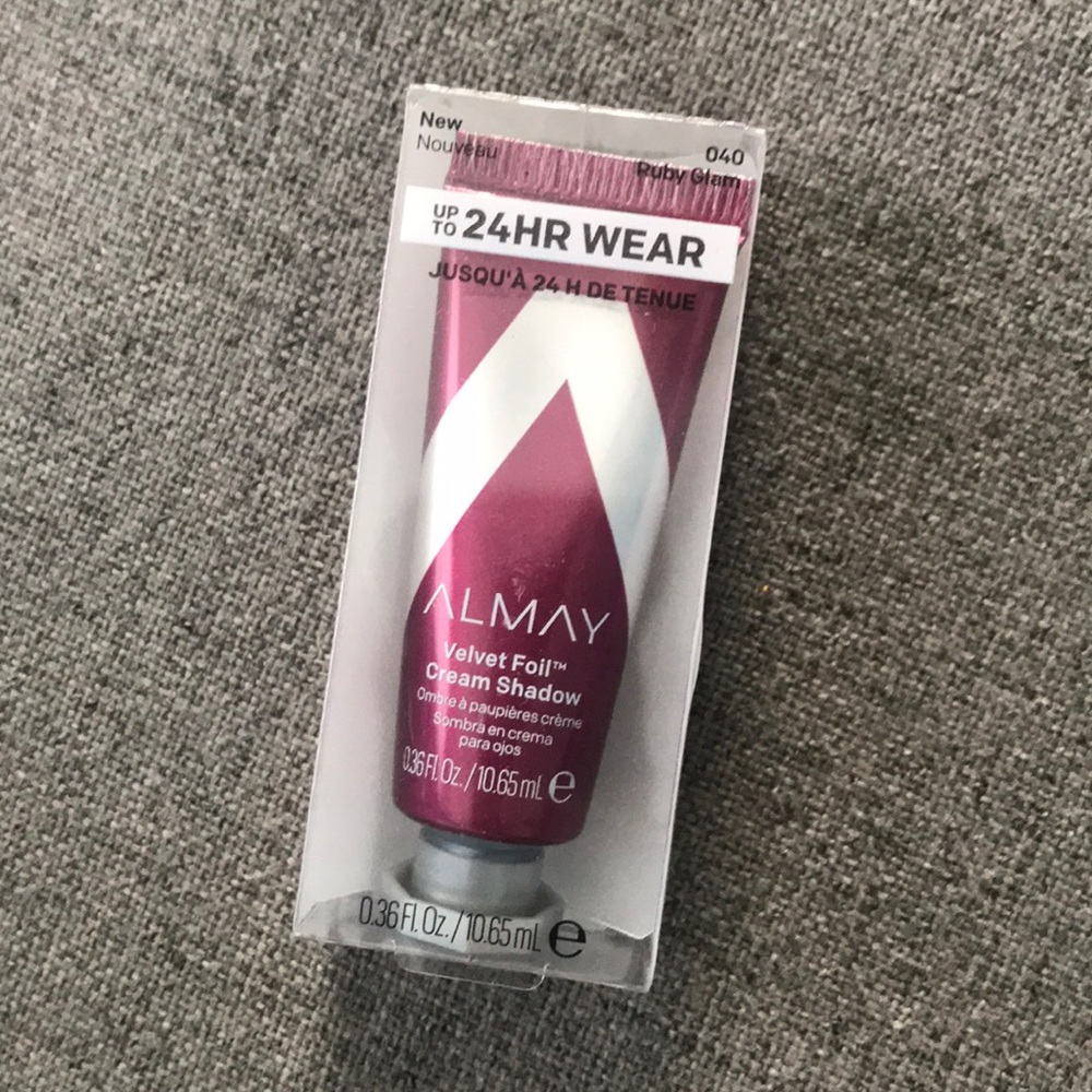 Almay Velvet Foil cream shadow